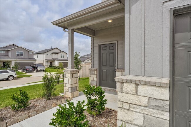 Foto del edificio - 905 Silver Buckle Ln