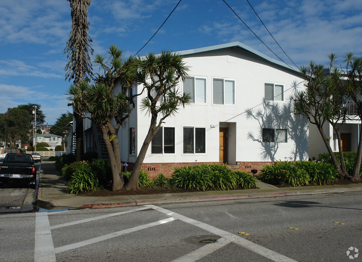 Building Photo - 125 Clarendon Rd