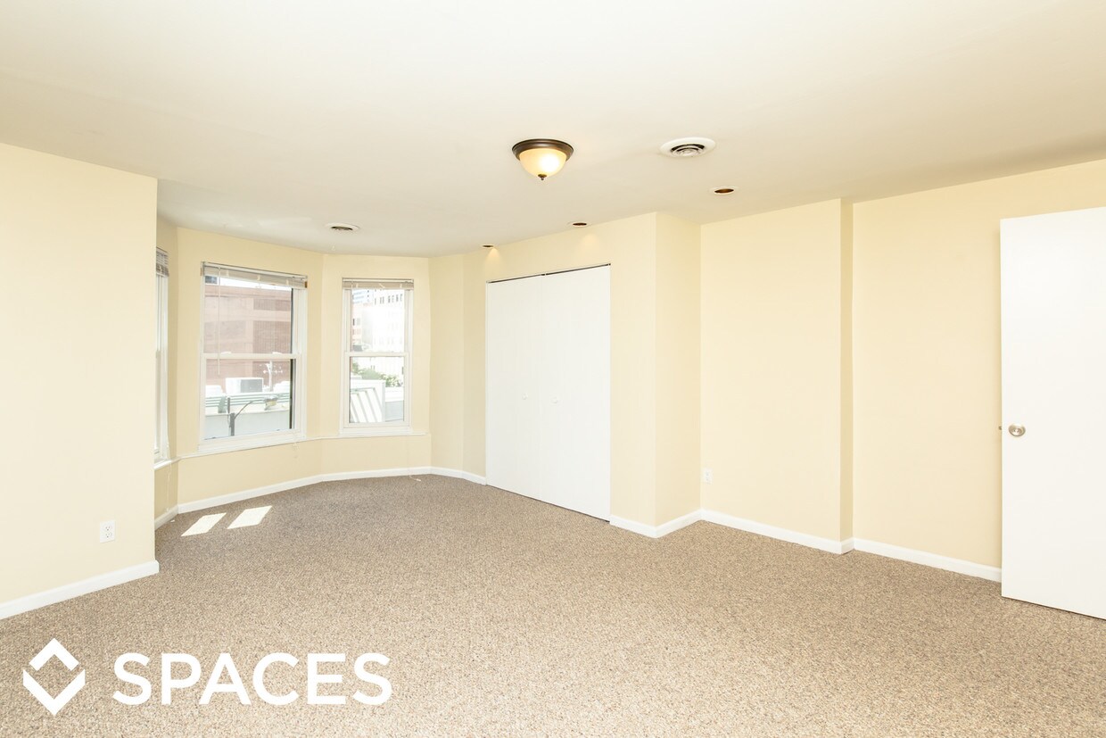 Foto principal - 1131 N State St