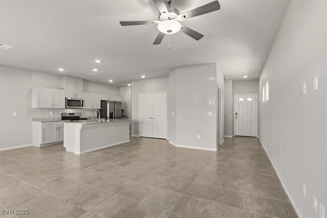 Building Photo - 3828 Ramura Ave