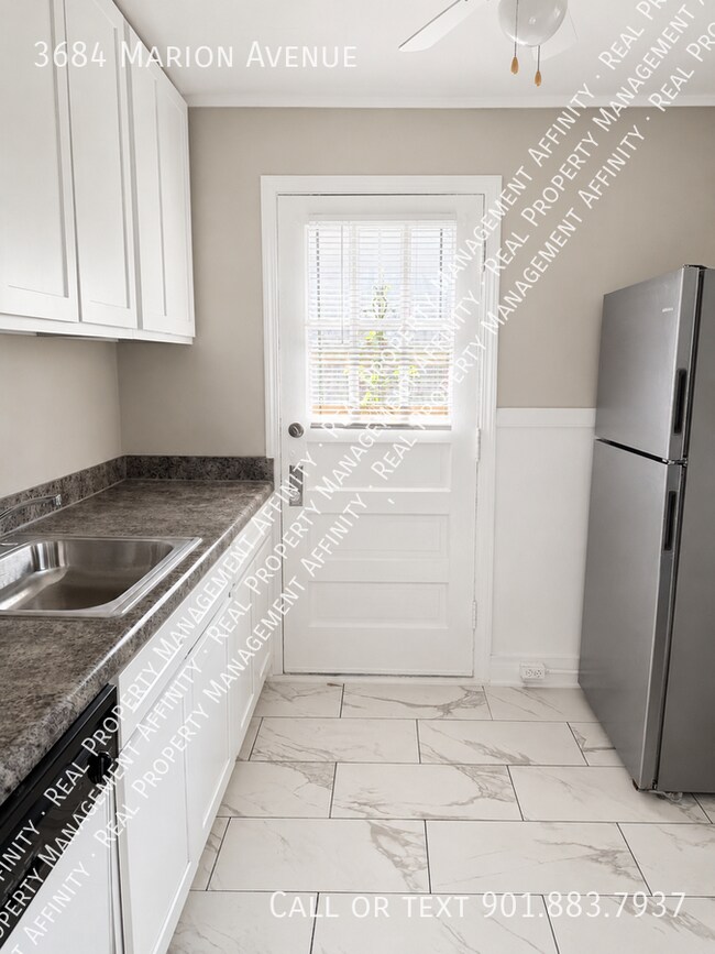 Foto del edificio - 3684 Marion Ave