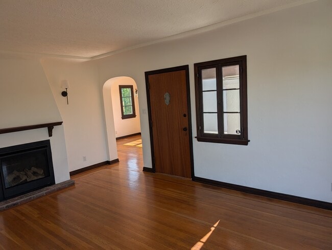 Building Photo - 436 Orizaba Ave