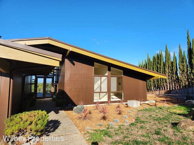 Building Photo - 3 br, 2.5 bath House - 97 Mesa Court