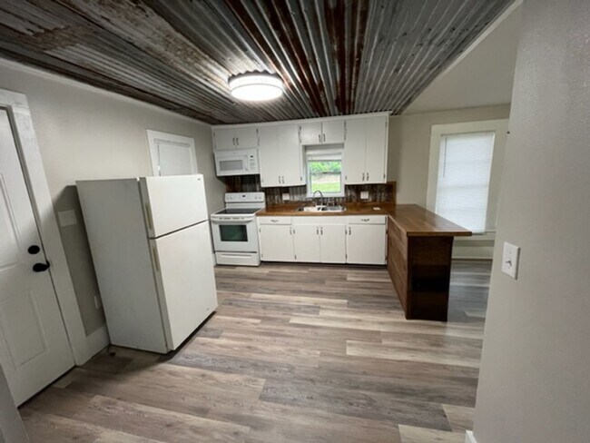 Building Photo - 439 Co Rd 412