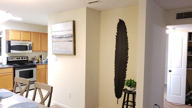 Building Photo - 507 NW 39th Rd