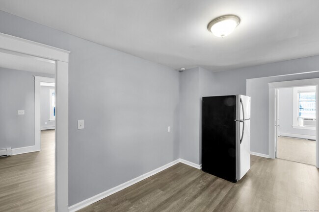 Foto del edificio - 245 Oakland St