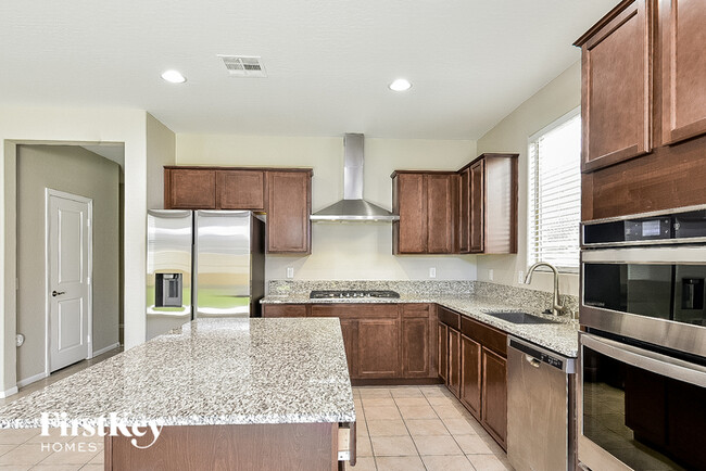 Foto del edificio - 5620 Hill Cliff Ct