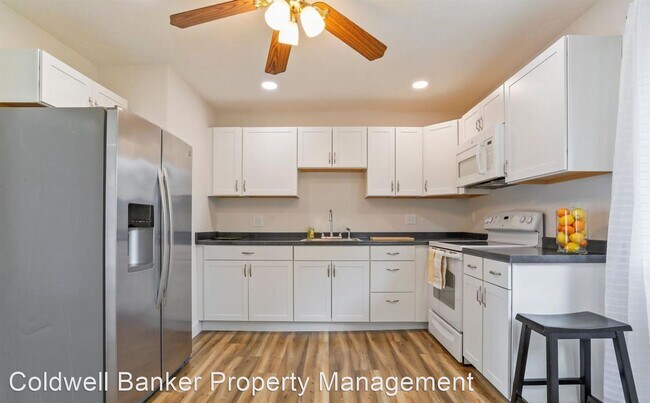 Foto del edificio - 3 br, 1 bath House - 825 W. 14th St