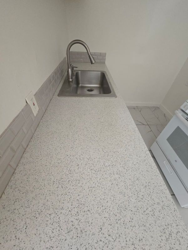 Foto del edificio - 11820 Hart St