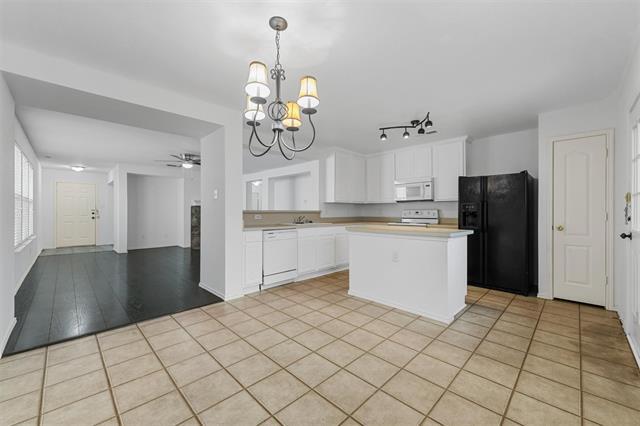 Foto del edificio - 4504 Wheat Field Dr