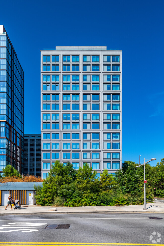 Building Photo - Quay Tower