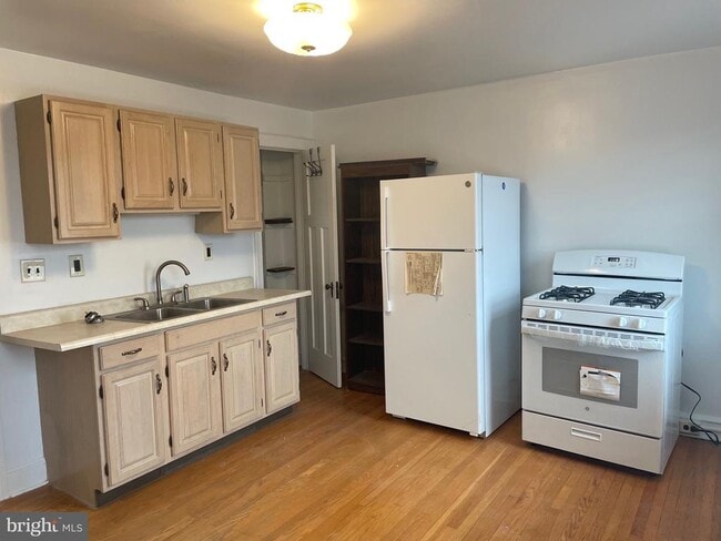 Building Photo - 440 Elrino St