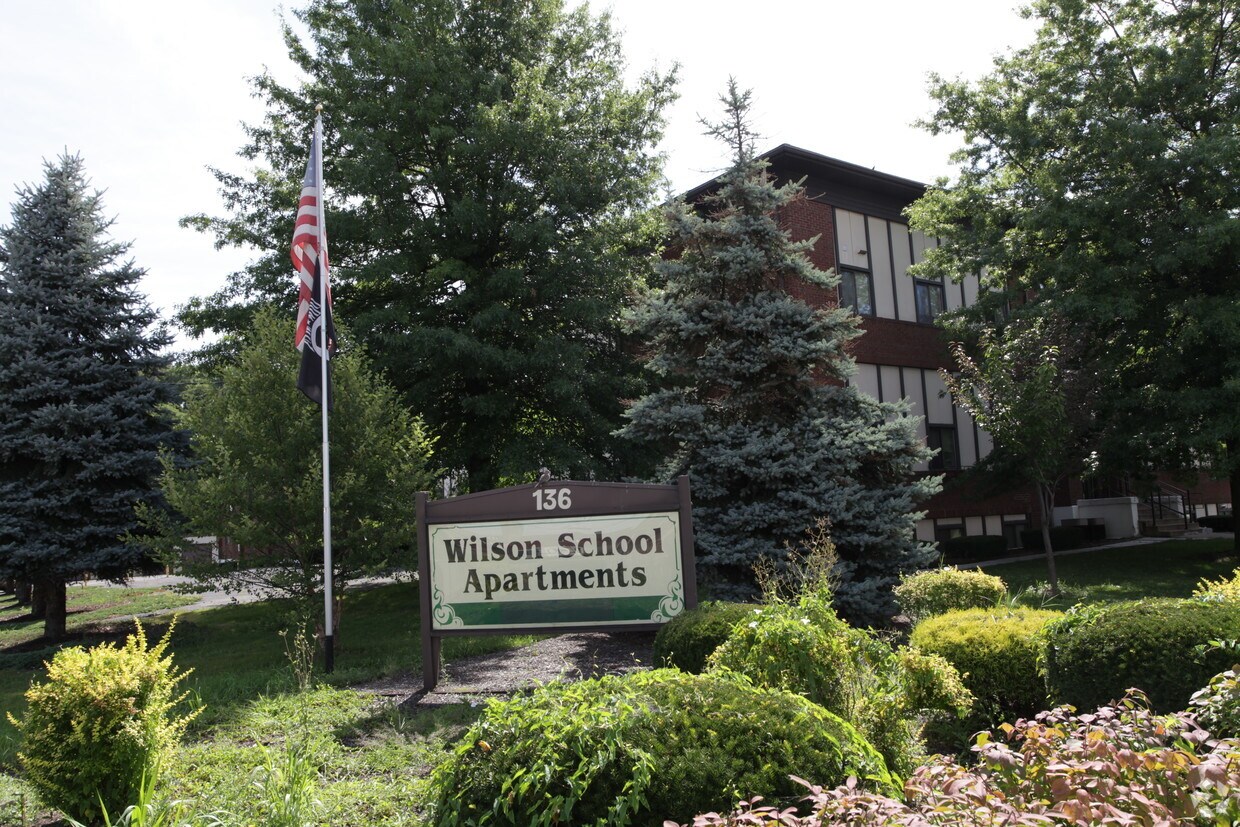 Wilson School Apartaments - Wilson School Apartments