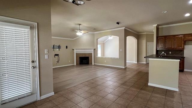 Foto del edificio - 5823 Sunny Meadow Ln