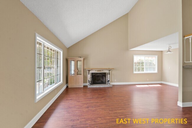 Building Photo - 11186 Lavender Ave