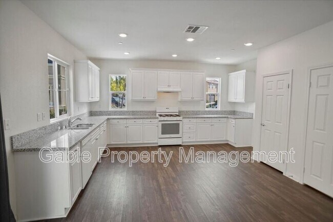 Building Photo - 20509 Hazelnut Ct.