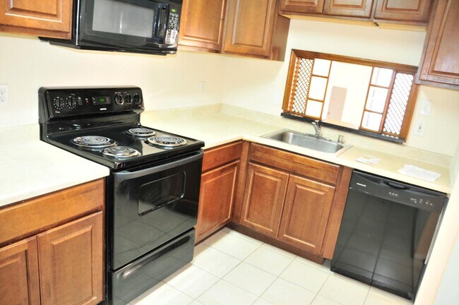 Foto del edificio - 9992 Forest View Pl
