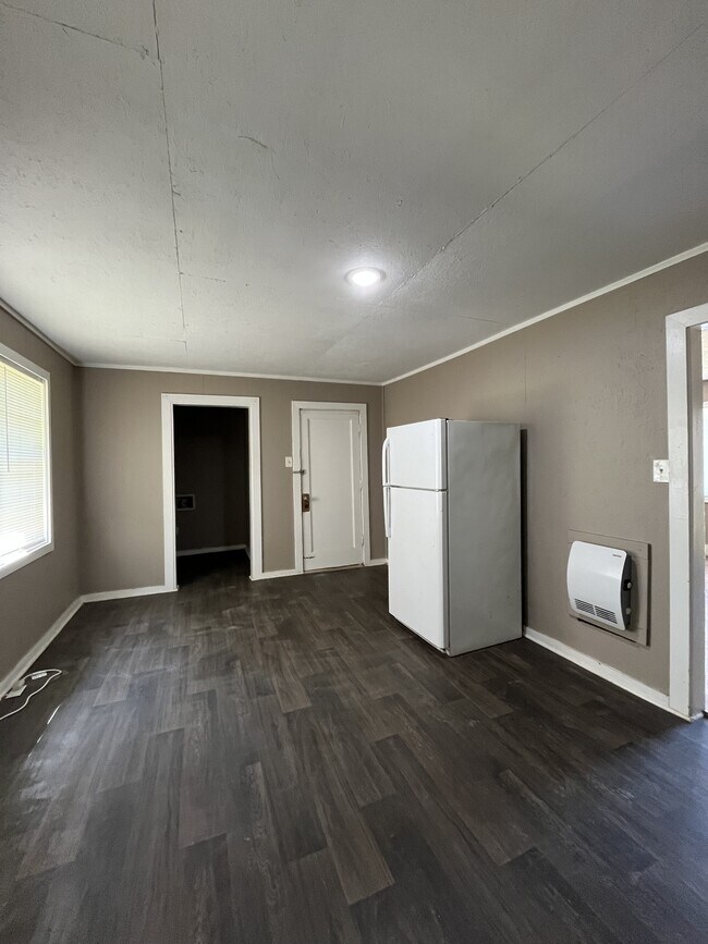 Foto del edificio - 1217 Forrest Mann Cir