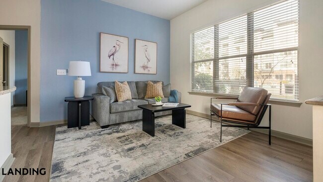 Foto del edificio - 10051 Perimeter Station Dr