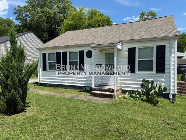 Photo - 2620 Woodbine Ave House