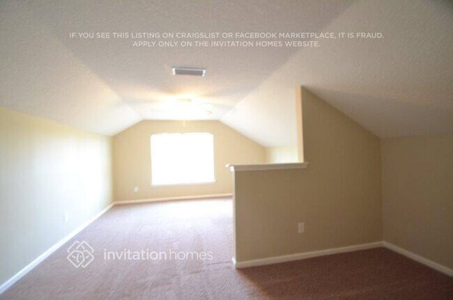 Foto del edificio - 12027 Brandon Lake Dr