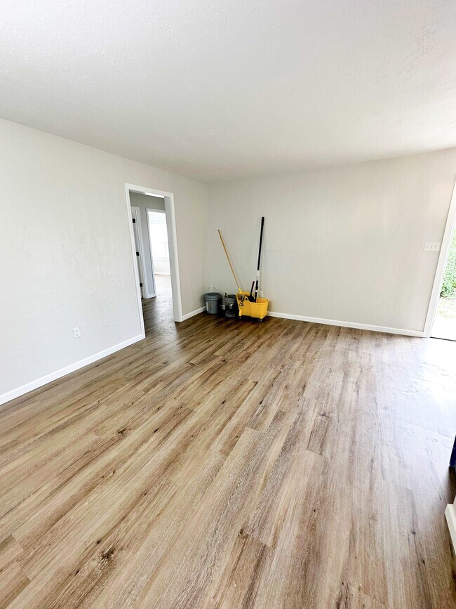 Foto del edificio - 2708 NW Denver Ave
