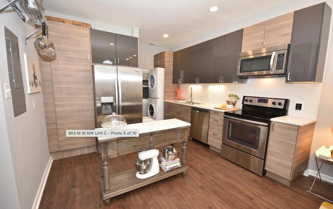 Foto del edificio - Spacious condo in Shaw/Mt.Vernon Square area