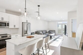 Building Photo - 62 Foundry St