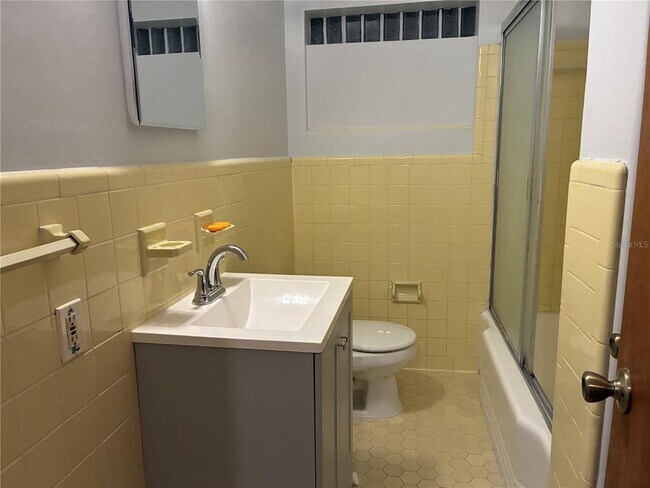 Foto del edificio - 2515 Formosa Ave