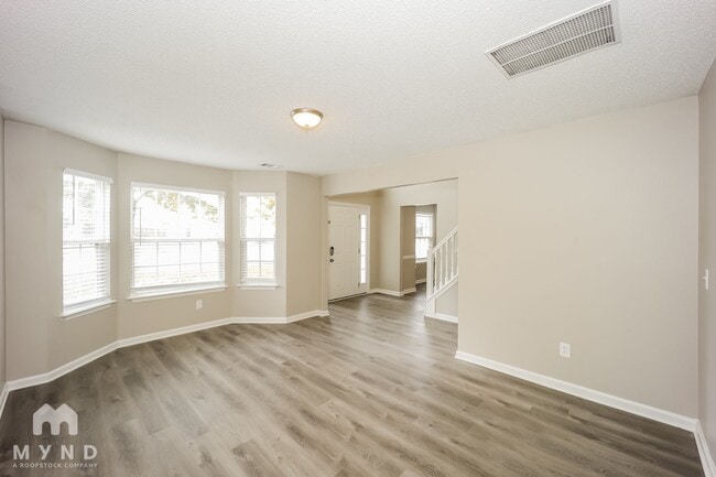 Foto del edificio - 11640 Registry Blvd