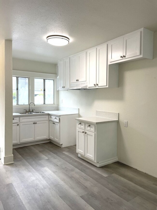 Building Photo - 469