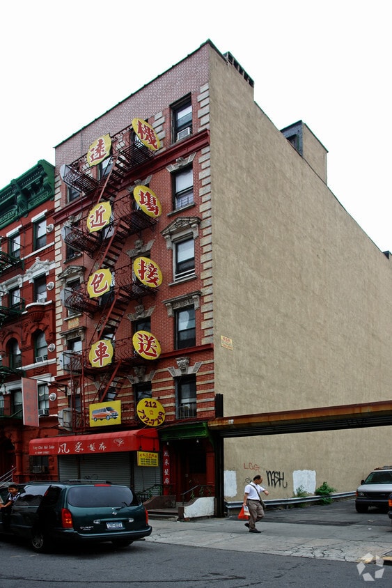 Primary Photo - 45 Henry St