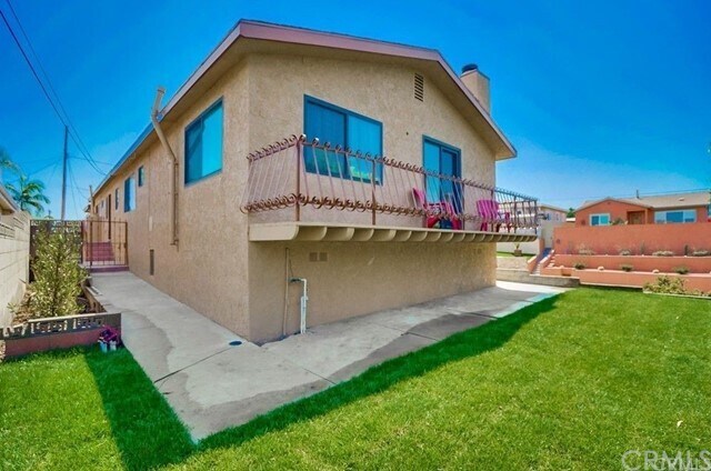 Building Photo - 110 S Hanford Ave