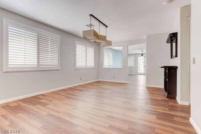 Building Photo - 325 Brilliant Summit Cir