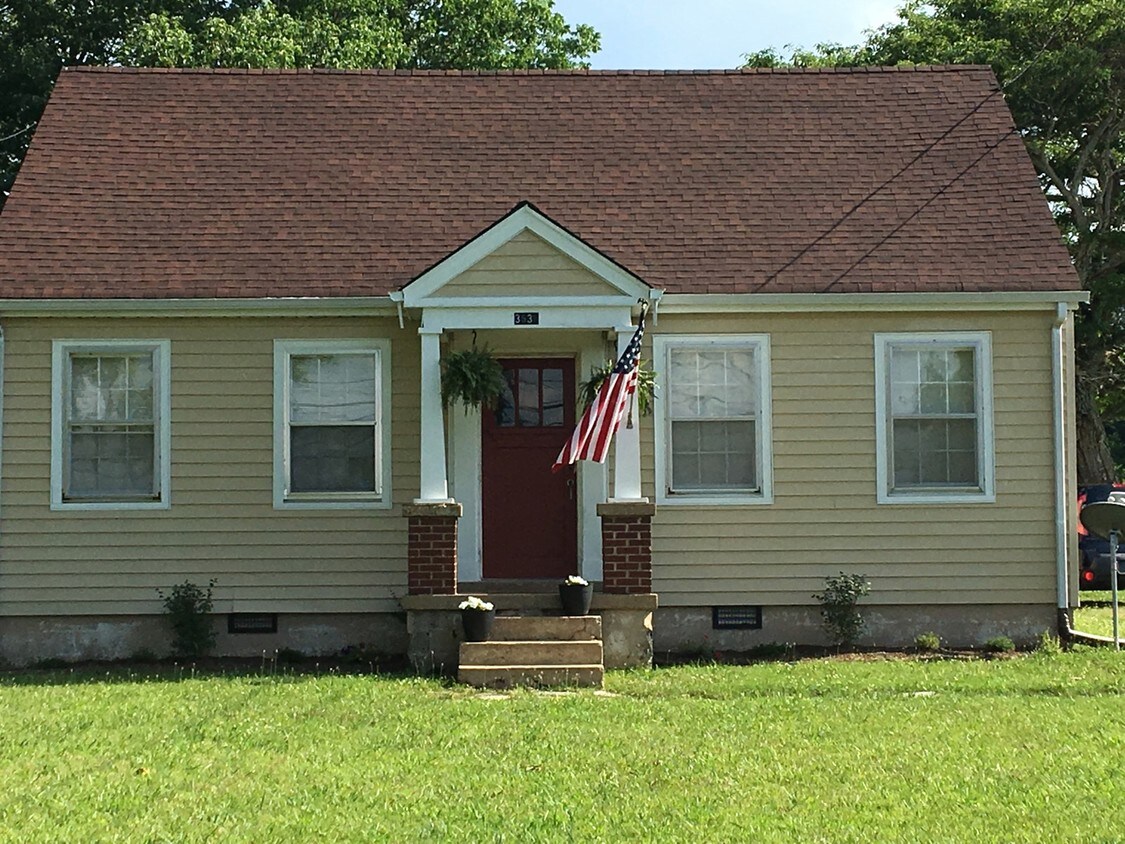 Foto principal - 3535 Old Clarksville Pike