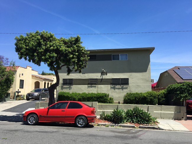 Building Photo - 806 N Hobart Blvd