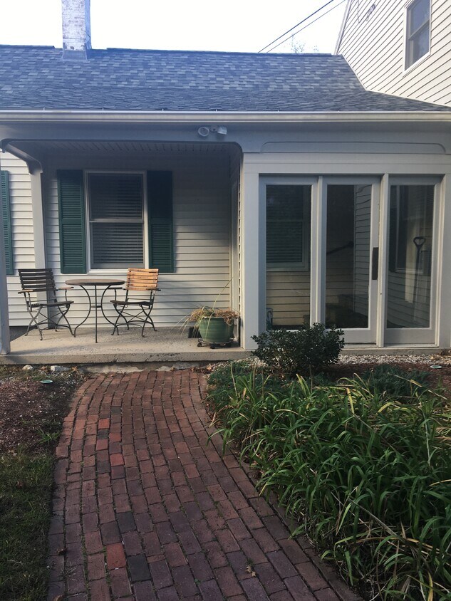 102 Ponemah Rd Unit 14, Amherst, NH 03031 Apartments in Amherst, NH