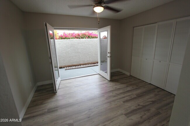 Foto del edificio - 850 S River Dr