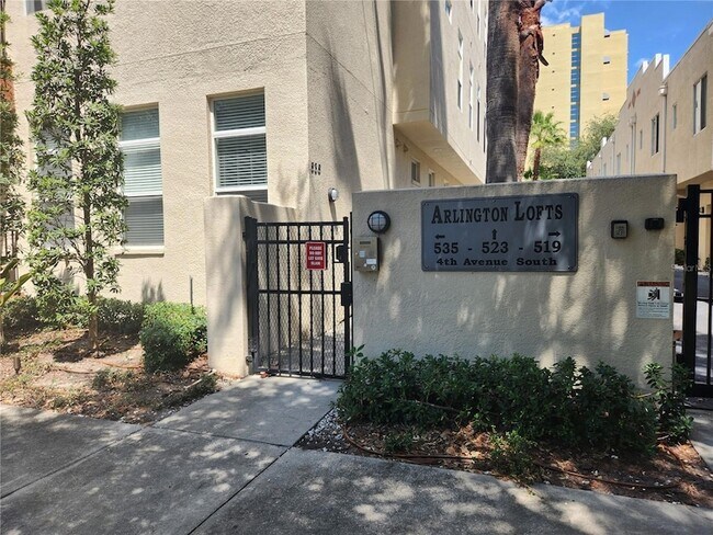 Foto del edificio - 523 4th Ave S