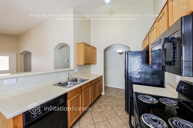 Foto del edificio - 12910 W Holly St