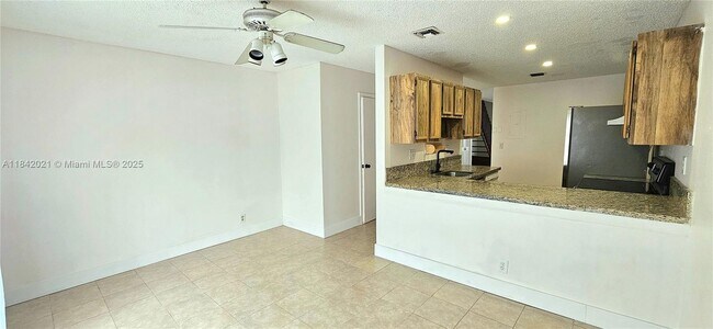 Foto del edificio - 9728 NW 14th St