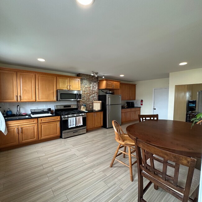 Foto del edificio - 160 Hopkins Ave