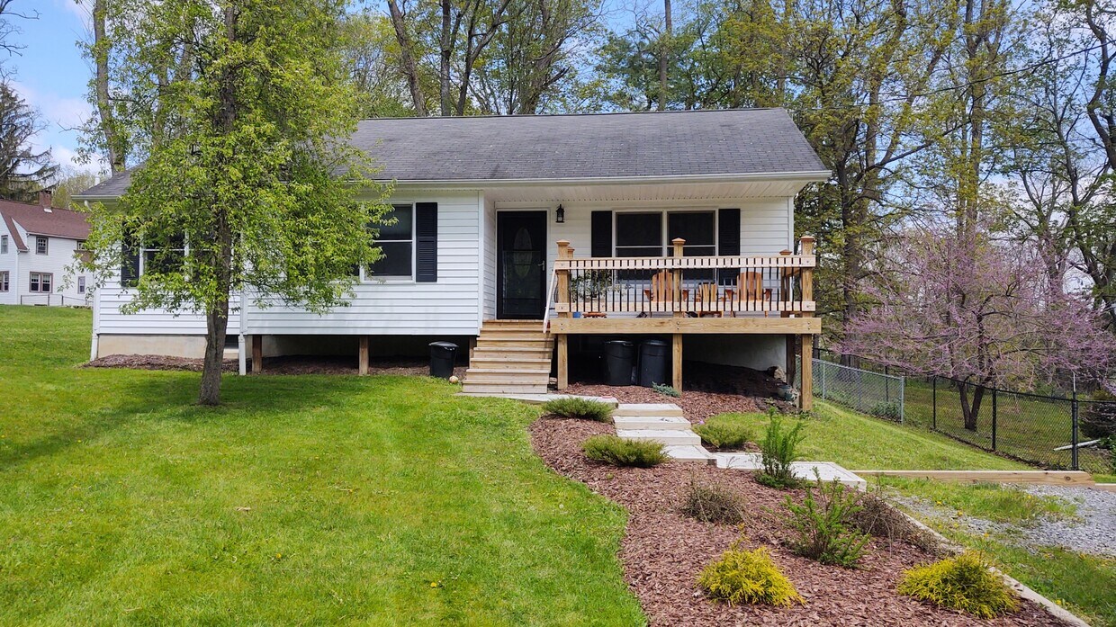 Primary Photo - 113 Coy Glen Rd