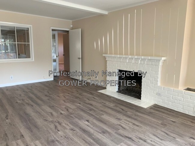 Building Photo - 1115 Delynn Way