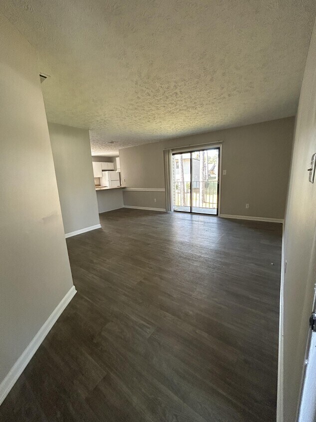 Foto principal - 809 Applewood Ln