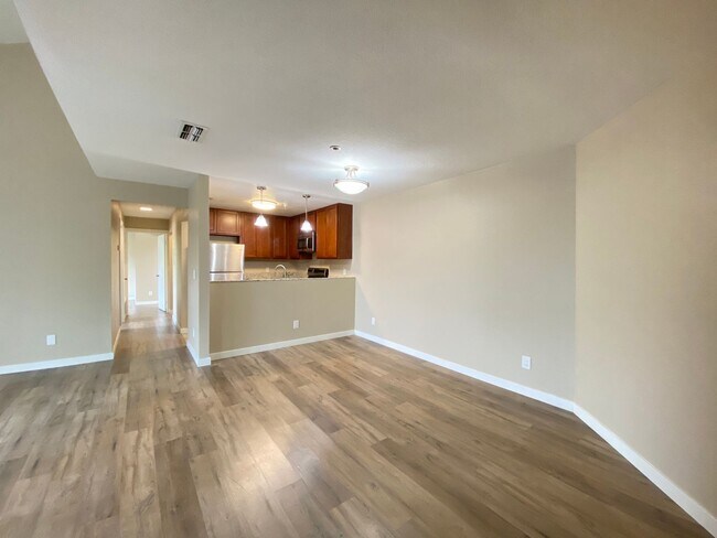 Foto del edificio - 2 Bed/2 Bath Condo - Owner Pays Water, Sew...