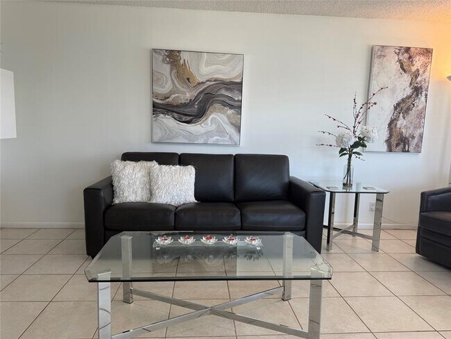 Foto del edificio - 144 Farnham F