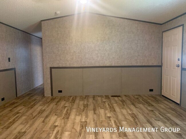 Foto del edificio - January Rent Free!!!!