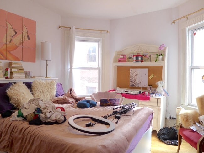 Building Photo - 9 Alton Pl