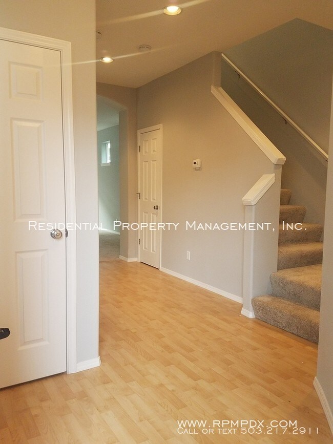 Foto del edificio - 2 Story Home in Arbor Vineyards neighborhood!